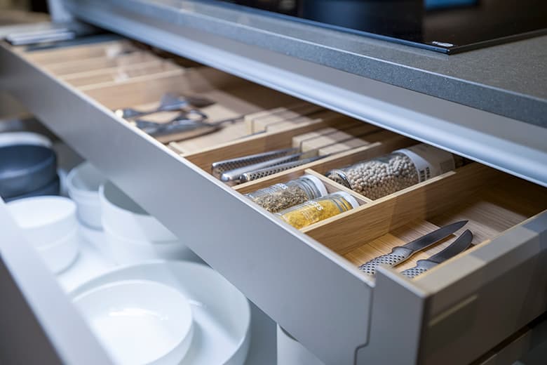 Detail-besteklade-in-keuken.jpg