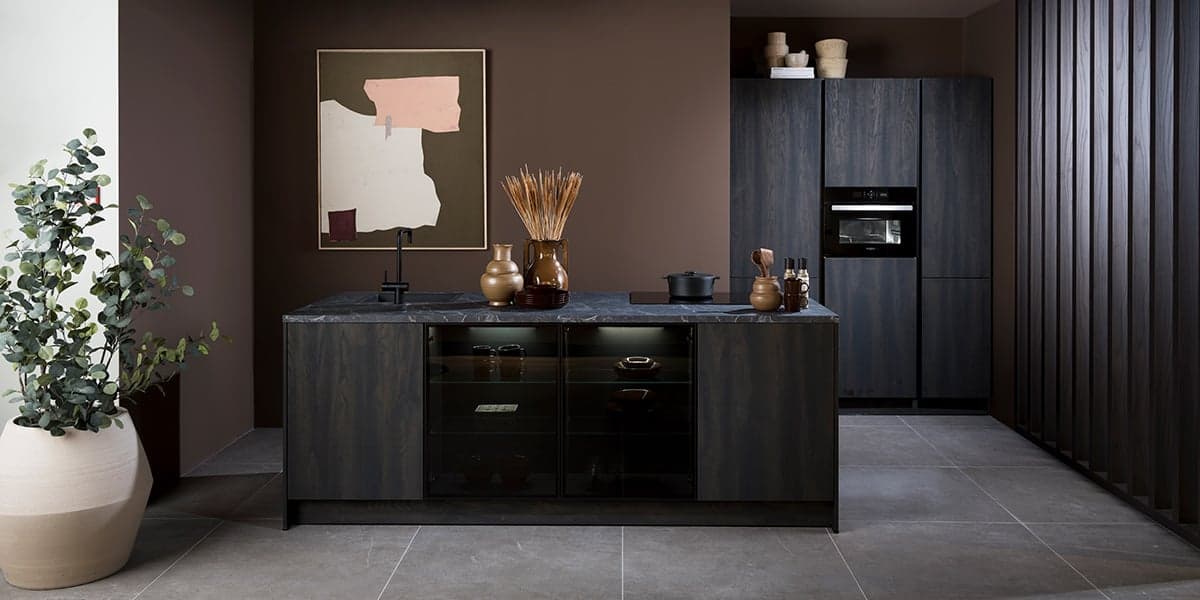 Eilandkeuken met kunststof marmerlook werkblad