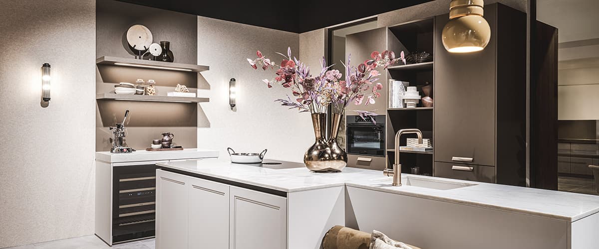 Greige-landelijke-keuken-met-moderne-touch