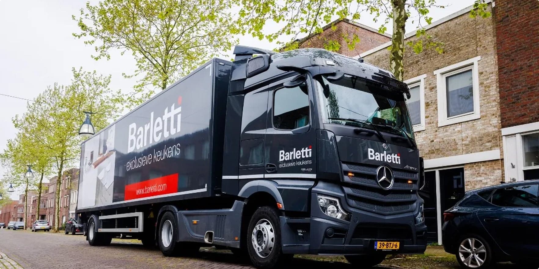 Vrachtwagen-Barletti-exclusieve-keukens_bezorging