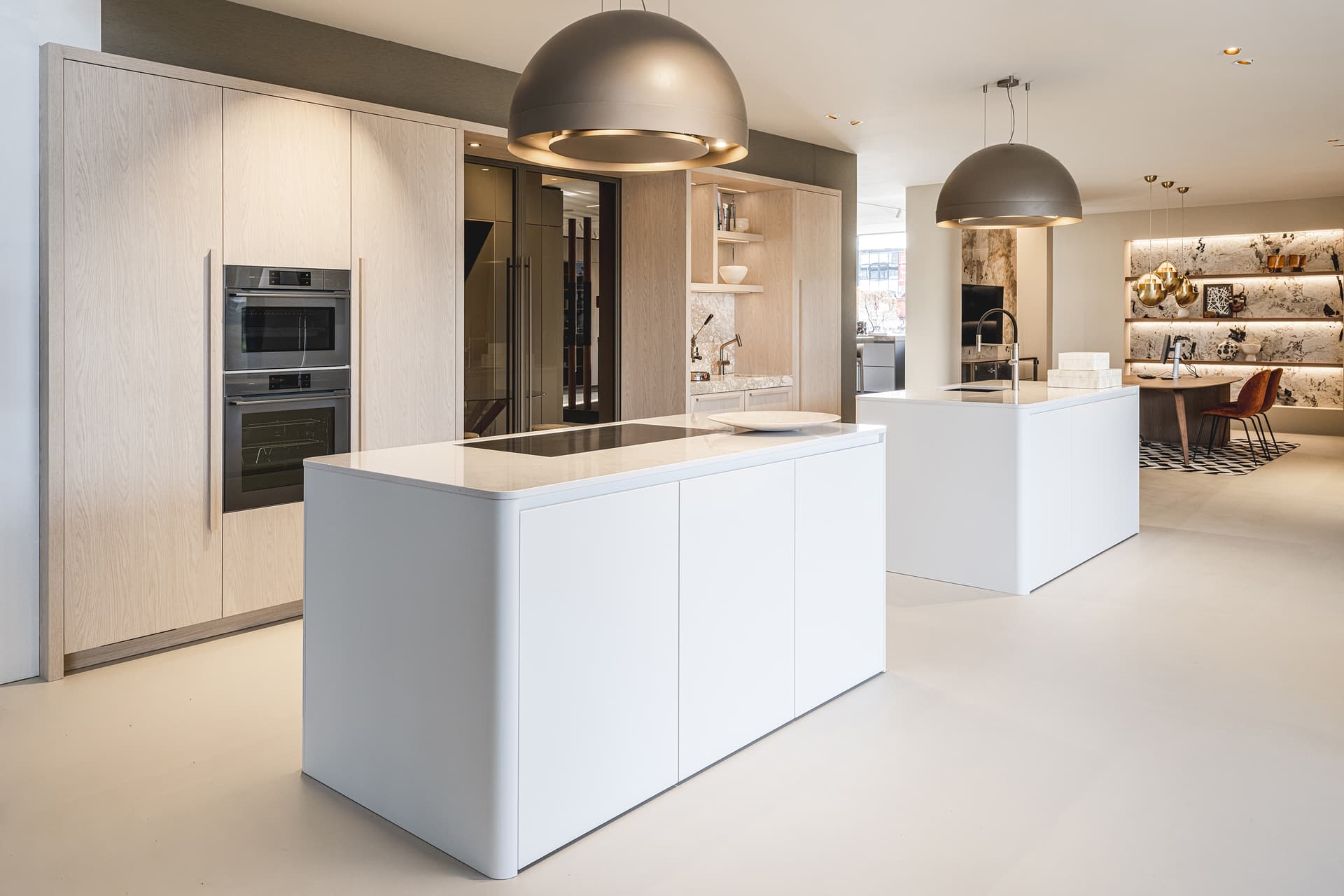 Luxe keuken met twee eilanden
