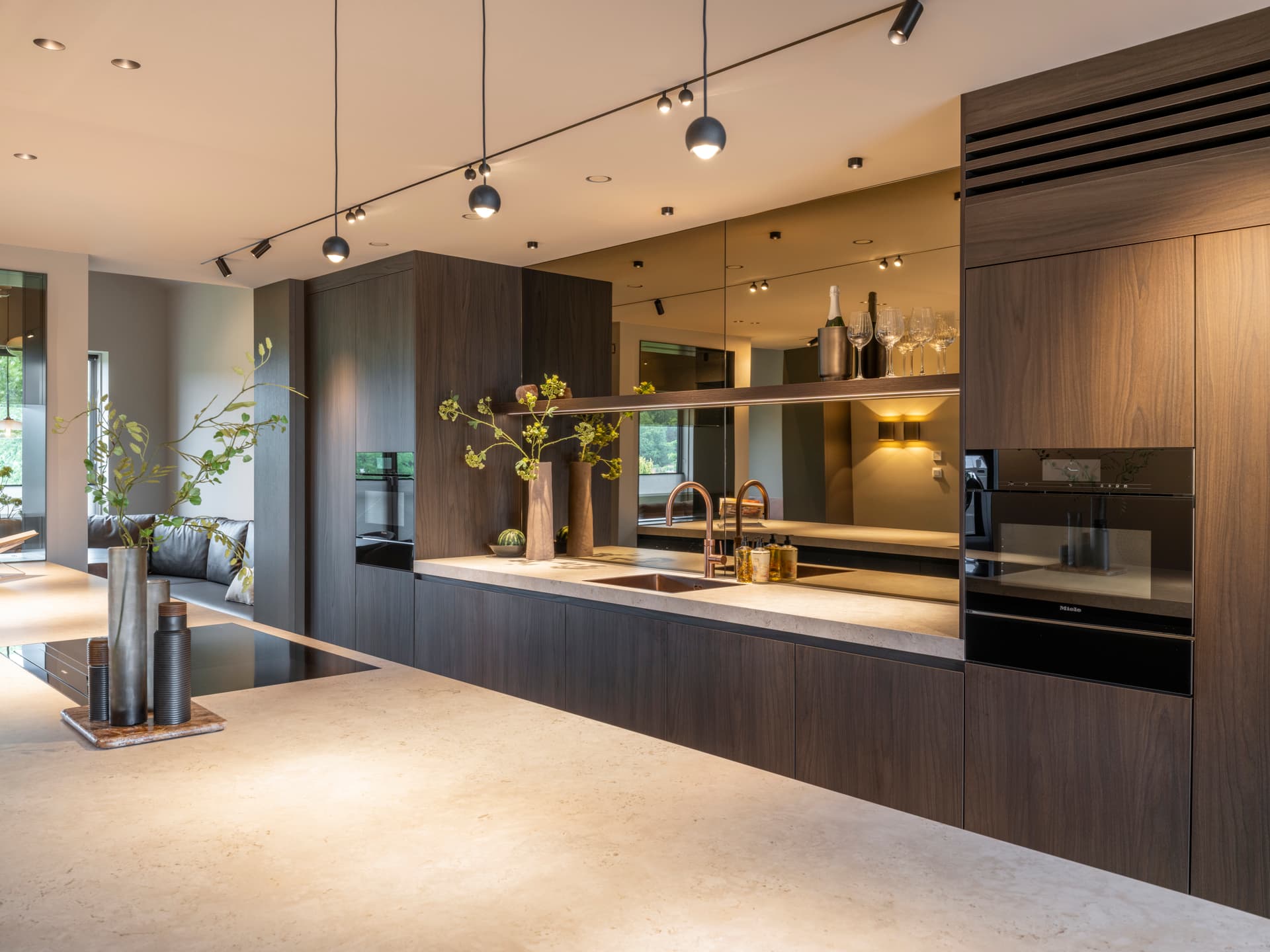 20 Designa Timmerbrink Vaassen DeniseZwijnenPhotography.jpg Bruine keuken