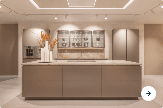 Moderne keuken met kookeiland