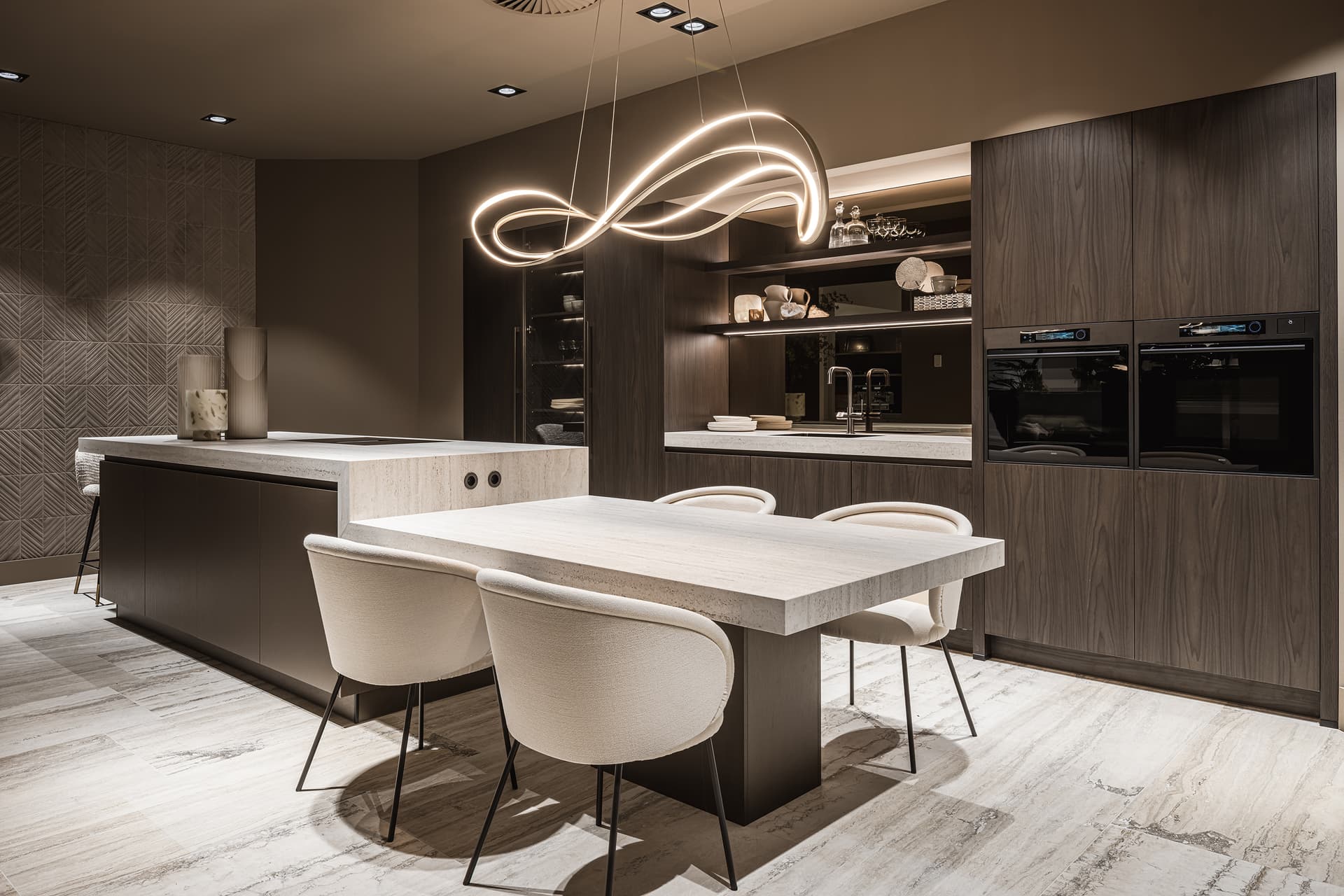 Bruine designkeuken