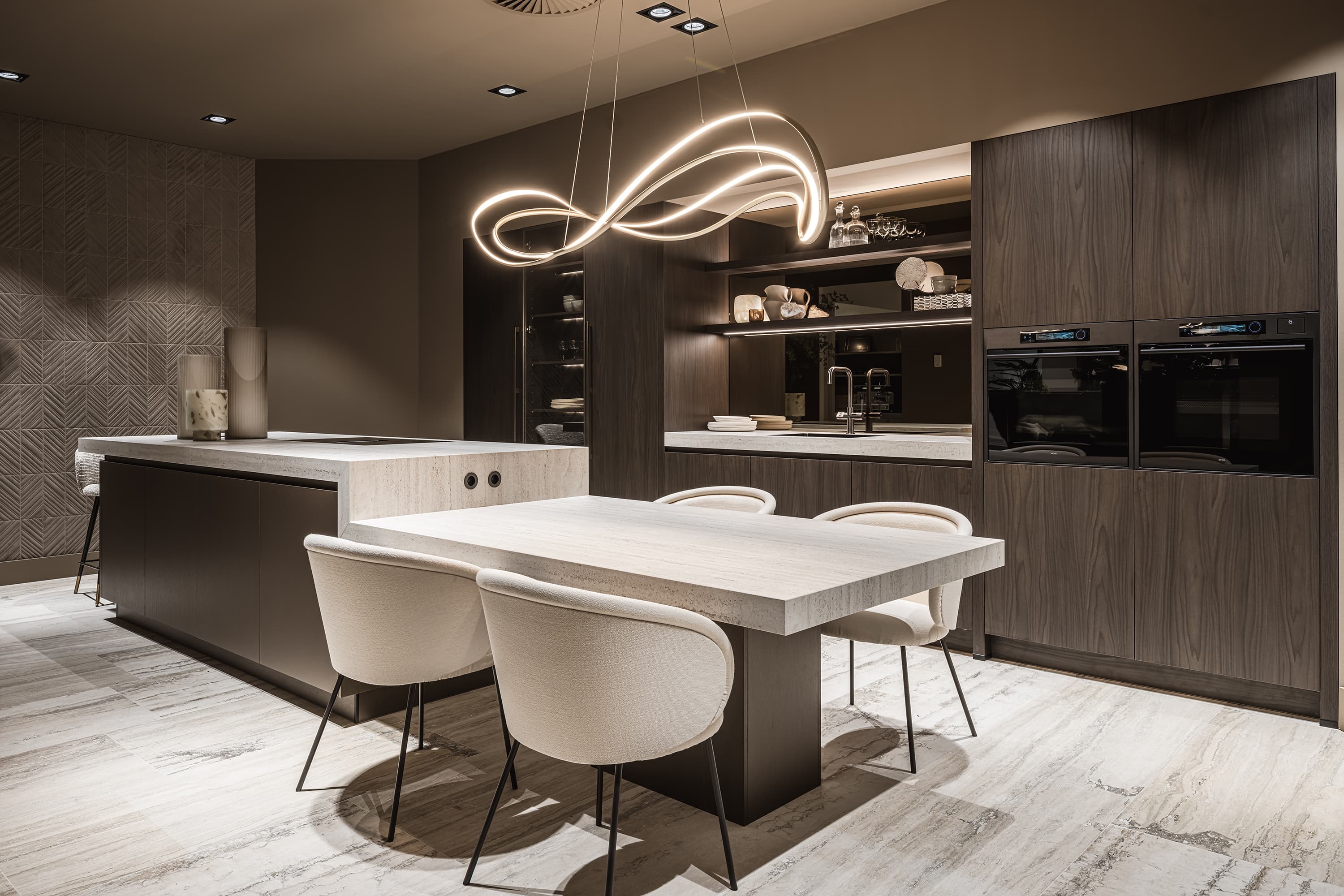 Bruine designkeuken