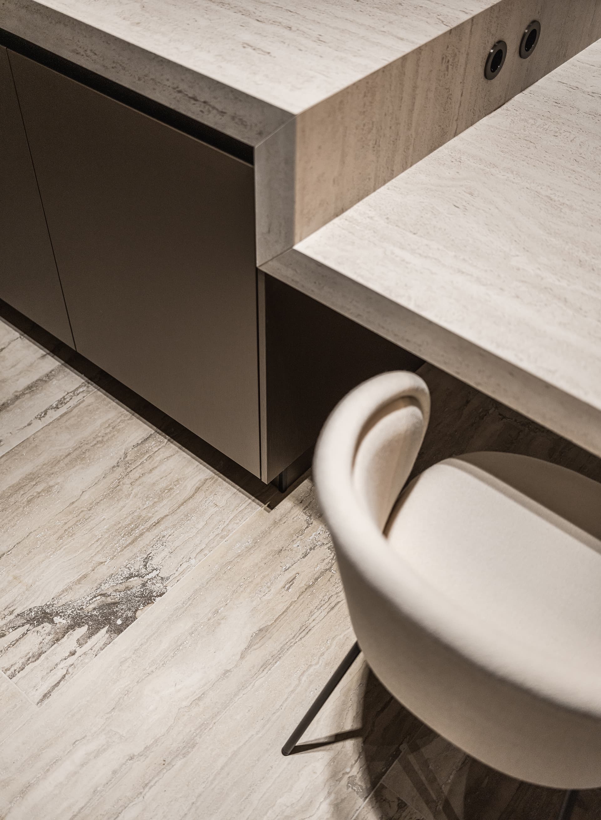 Dekton werkblad doorlopend in eettafel
